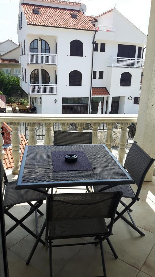 Apartmani Jureta Okrug Gornji Exterior foto