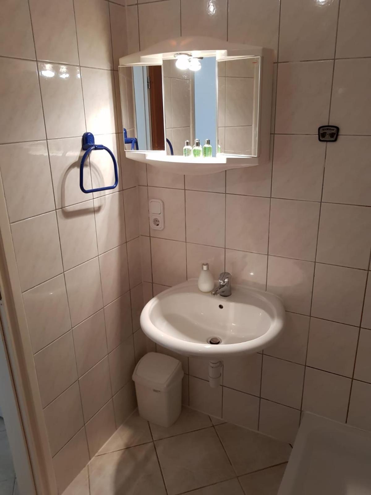 Apartmani Jureta Okrug Gornji Exterior foto