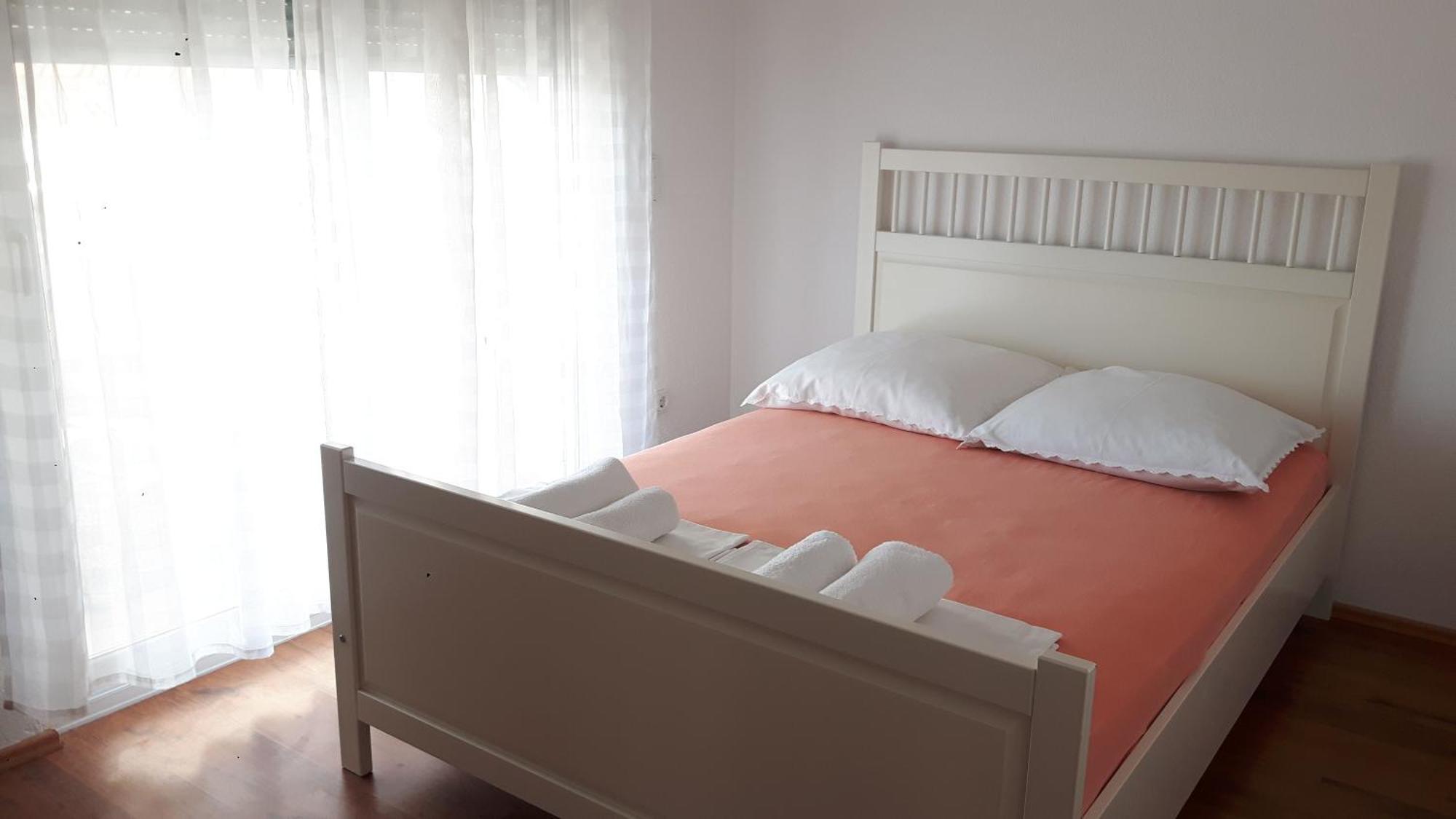 Apartmani Jureta Okrug Gornji Exterior foto
